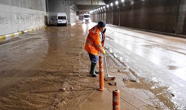 Antalya Büyükşehir Belediyesi, yaşanan sel felaketinin ardından yaraları sarmaya devam ediyor